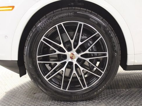 Used 2026 Porsche Cayenne Coupe AWD/4WD image 15