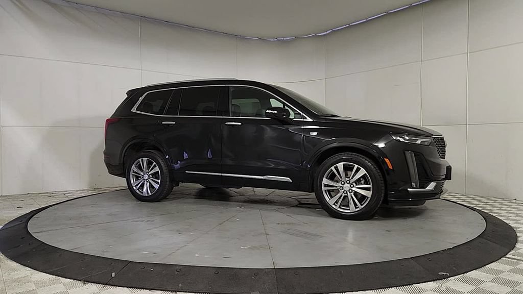 Used 2024 Cadillac XT6 Premium Luxury w/ Technology Package AWD/4WD image 8