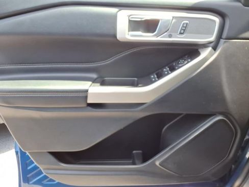 Used 2021 Ford Explorer Limited AWD/4WD image 17
