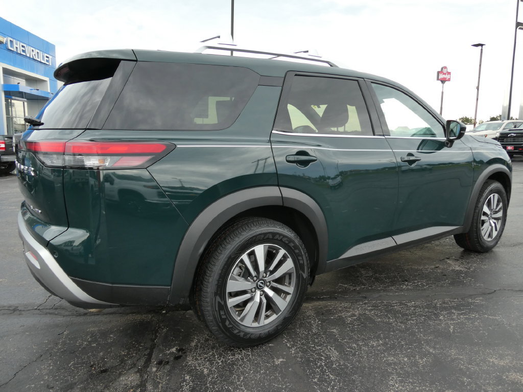 Used 2023 Nissan Pathfinder SL AWD/4WD image 6