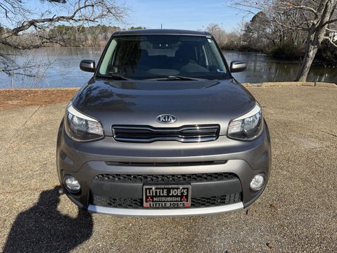 Used 2018 Kia Soul + image 14
