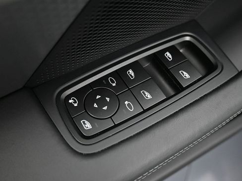 New 2026 Porsche Taycan GTS image 19