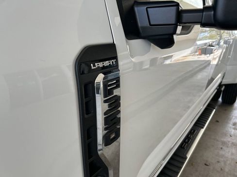 Used 2025 Ford F350 Lariat image 14