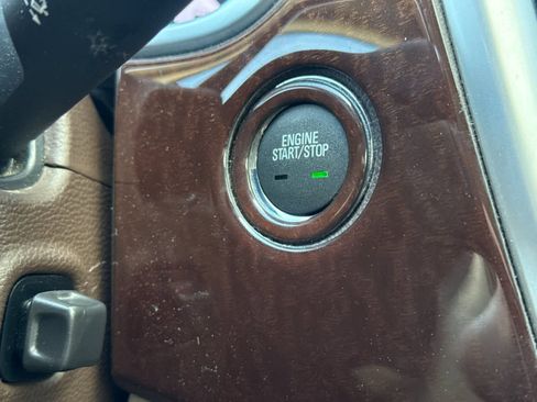 Used 2011 Cadillac SRX Luxury FWD image 23