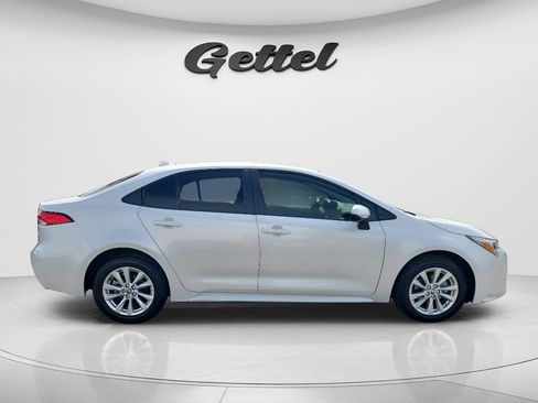 Used 2024 Toyota Corolla LE w/ LE Convenience Package FWD image 4