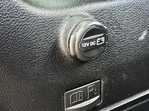 Used 2024 Jeep Wrangler Unlimited Sahara w/ Technology Group AWD/4WD image 11