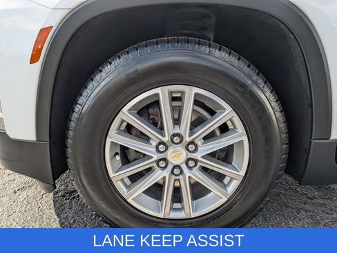 Used 2023 Chevrolet Traverse LT image 6