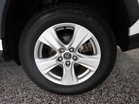 Used 2020 Toyota RAV4 XLE w/ Carpet Mat Package AWD/4WD image 29