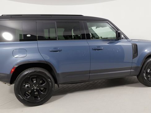 Used 2024 Land Rover Defender 110 S image 27