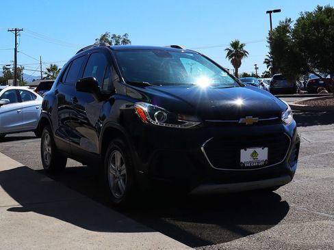 Used 2022 Chevrolet Trax LT w/ LT Convenience Package AWD/4WD image 14