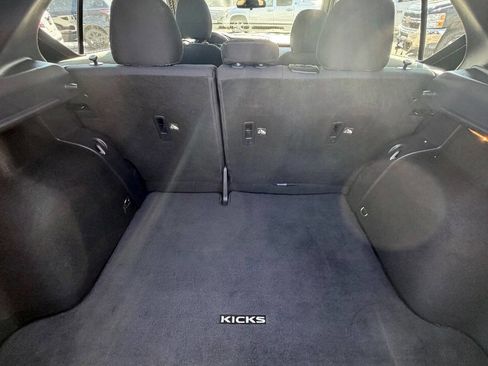Used 2019 Nissan Kicks S FWD image 29