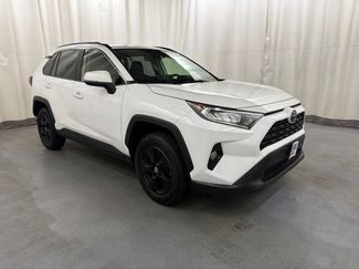 Used 2019 Toyota RAV4 XLE w/ Convenience Package AWD/4WD video 1