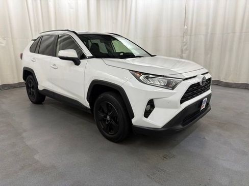 Used 2019 Toyota RAV4 XLE w/ Convenience Package AWD/4WD image 1