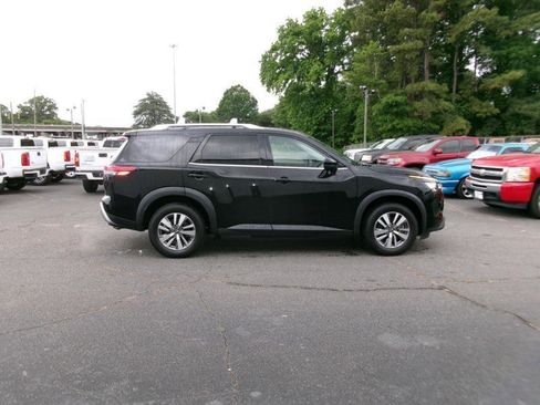 Used 2023 Nissan Pathfinder SL w/ Lighting Package (N92) AWD/4WD image 5