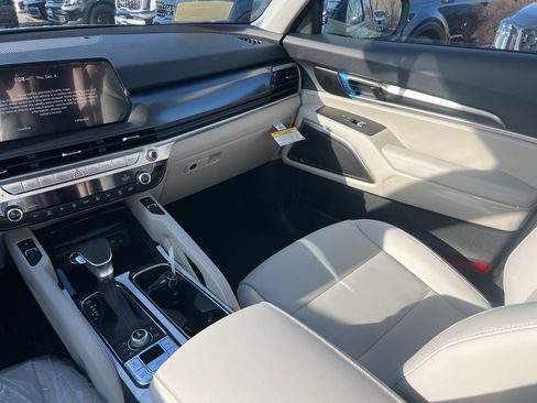 New 2025 Kia Telluride S image 12