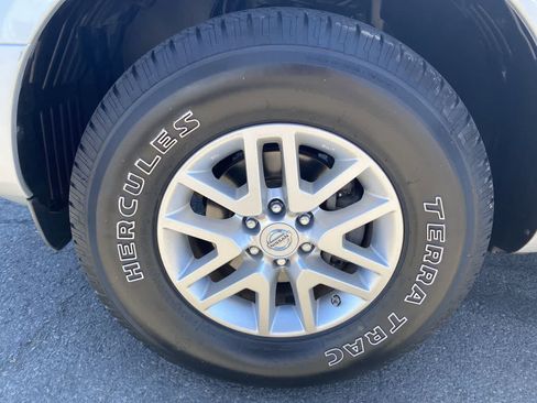 Used 2014 Nissan Frontier SV RWD image 10