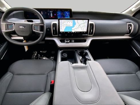 Used 2026 Ford Expedition Active RWD image 12