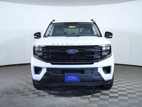 Certified 2025 Ford Expedition Active AWD/4WD image 3