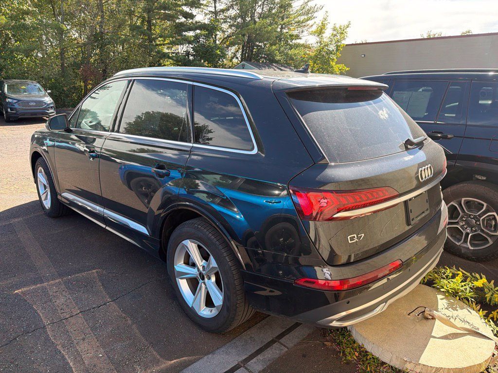 Used 2023 Audi Q7 2.0T Premium Plus w/ Premium Plus Package AWD/4WD image 2