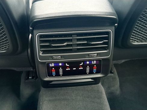 Used 2021 Audi SQ7 Premium Plus w/ Driver Assistance Package image 28