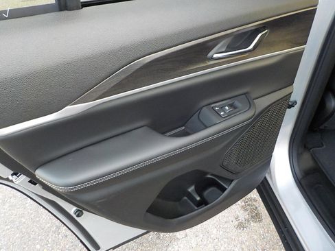 New 2025 Jeep Grand Cherokee Limited image 10