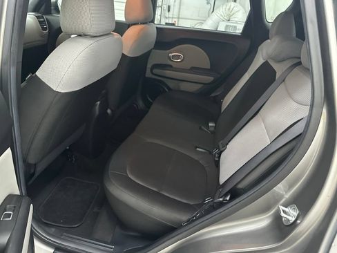 Used 2017 Kia Soul FWD image 19