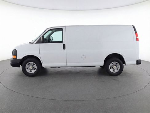 Used 2025 Chevrolet Express 3500 LT w/ LT Preferred Equipment Group image 5