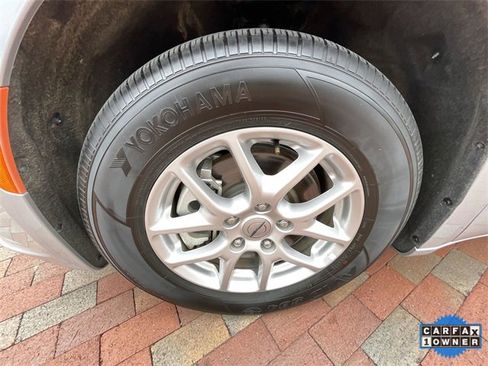 Used 2024 Chrysler Pacifica Touring-L image 29