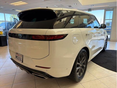 Used 2024 Land Rover Range Rover Sport Dynamic SE AWD/4WD image 5