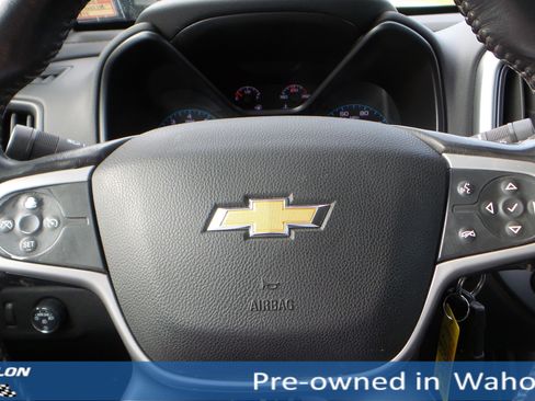 Used 2022 Chevrolet Colorado LT w/ LT Convenience Package image 11