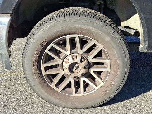 Used 2019 Ford F250 Lariat w/ Lariat Value Package image 8