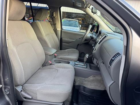 Used 2017 Nissan Frontier SV image 17