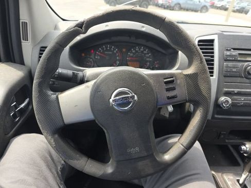 Used 2010 Nissan Frontier SE w/ SE Value Truck Pkg RWD image 13