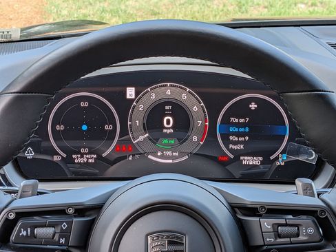 Certified 2025 Porsche Cayenne Turbo AWD/4WD image 10