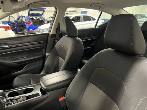 Used 2024 Nissan Altima 2.5 SV FWD image 23