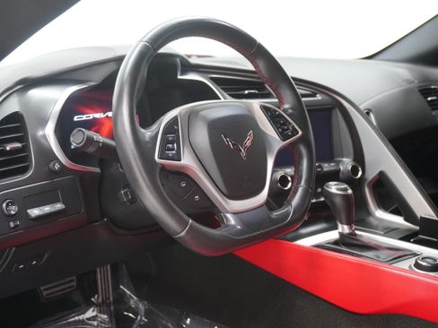 Used 2017 Chevrolet Corvette Stingray Coupe RWD image 9