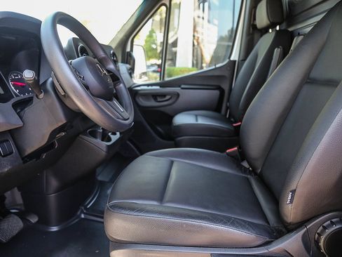 Used 2024 Mercedes-Benz Sprinter 3500 image 17