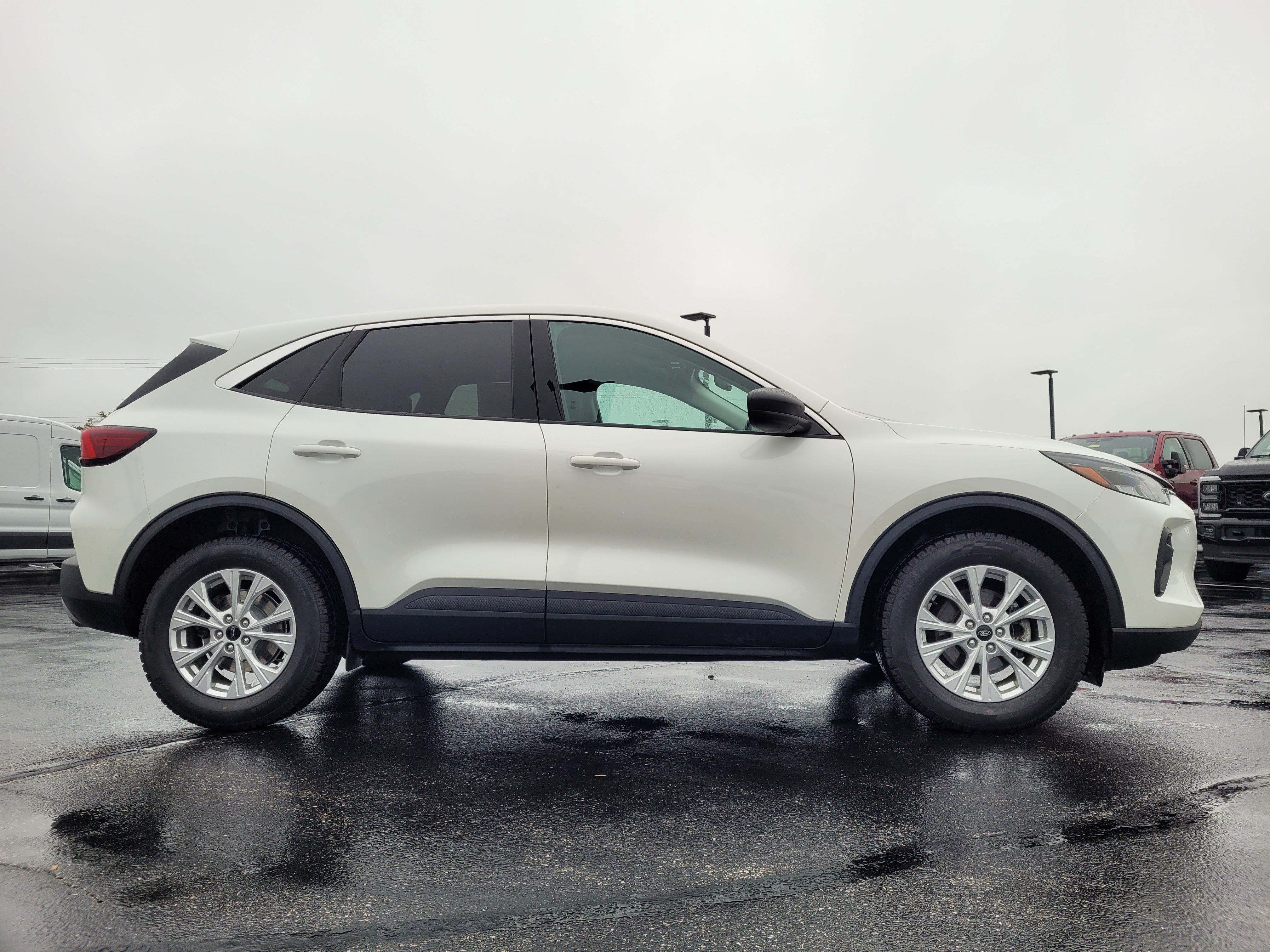 Used 2023 Ford Escape Active AWD/4WD image 2