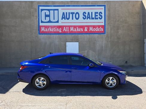 Used 2023 Hyundai Elantra SE image 4