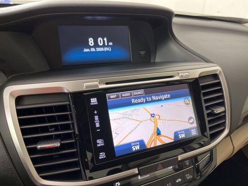 Certified 2017 Honda Accord EX-L image 29