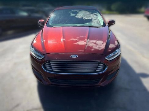 Used 2016 Ford Fusion SE w/ SE Cold Weather Package FWD image 2