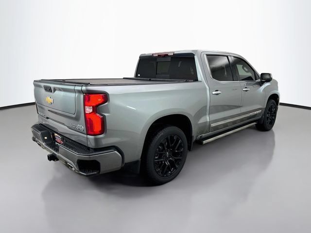 Used 2025 Chevrolet Silverado 1500 High Country AWD/4WD image 7