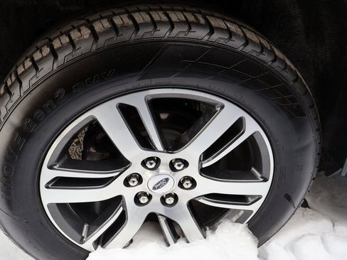 Used 2024 Ford Expedition Limited image 7