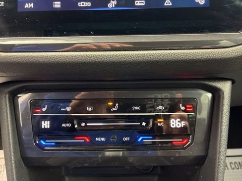 Used 2024 Volkswagen Tiguan SE AWD/4WD image 7