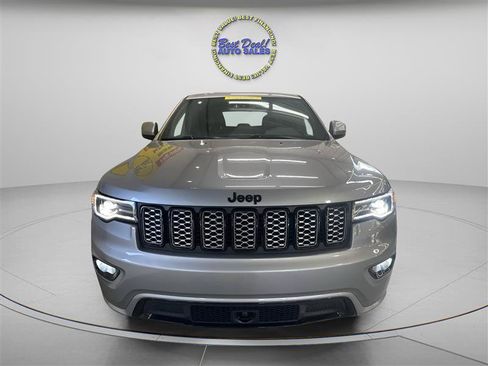 Used 2021 Jeep Grand Cherokee Laredo X AWD/4WD image 9
