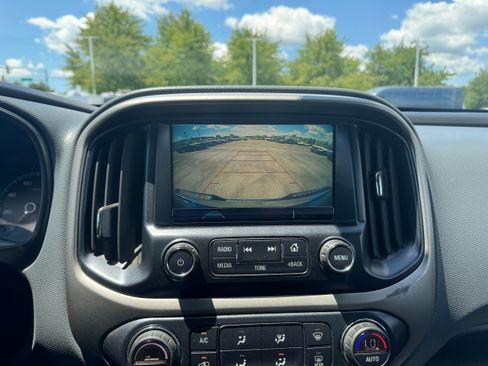 Used 2018 Chevrolet Colorado Z71 AWD/4WD image 21