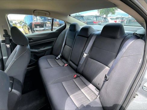 Used 2025 Nissan Altima 2.5 SV FWD image 22