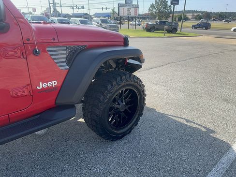 Used 2021 Jeep Wrangler Sport AWD/4WD image 13