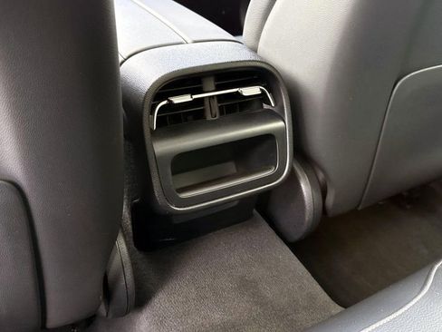 Used 2025 Mercedes-Benz E 350 Sedan image 19