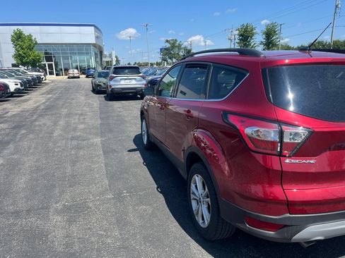 Used 2018 Ford Escape SE FWD image 8